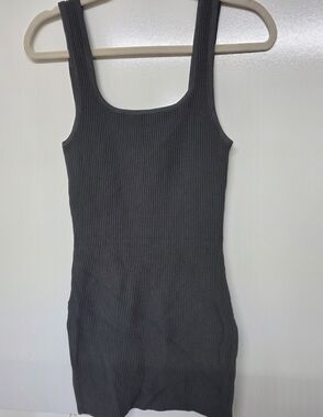 LOVE TREE Womens charcoal ribbed sculpt midi dress Size M New With Tags